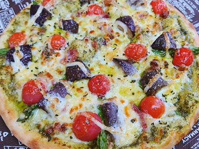 23 野菜のバジルピザ